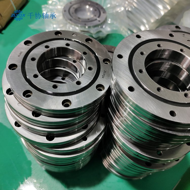 ZLYQX交叉圓錐滾子軸承的優缺點