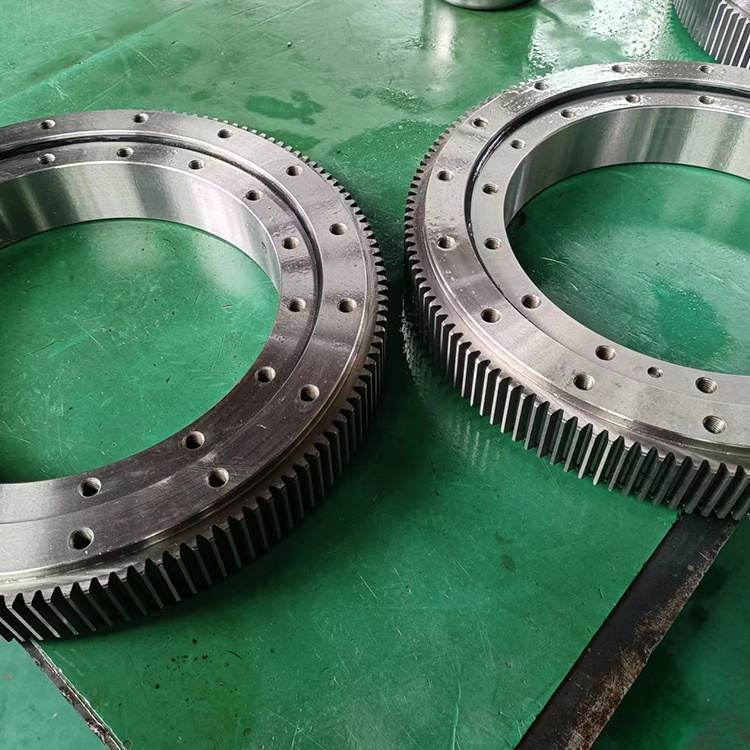 [ZLYQX]如何選擇轉(zhuǎn)盤軸承生產(chǎn)廠家，選擇千協(xié)不會錯!